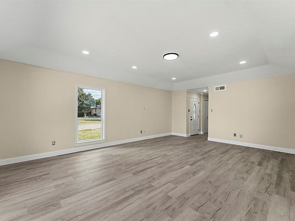2nd image of 1307 Reesling Dr