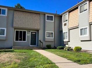 12 Carillon Dr APT B, Rocky Hill, CT 06067
