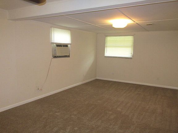 4th image of 1009 10th Ave SE