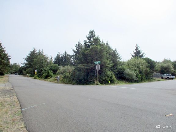 3rd image of 708 Wawona Ave SW