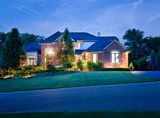 29082 Chateau Ct, Farmington Hills, MI