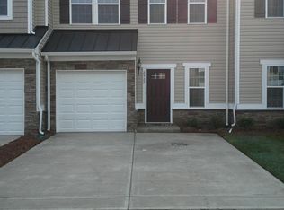 2527 Silverthorn Dr, Charlotte, NC 28273