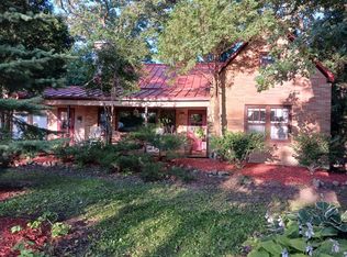 9812 Stewart Rd, Hebron, IL 60034