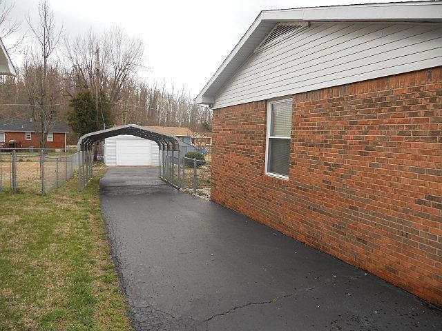 2nd image of 2060 Carter Dr