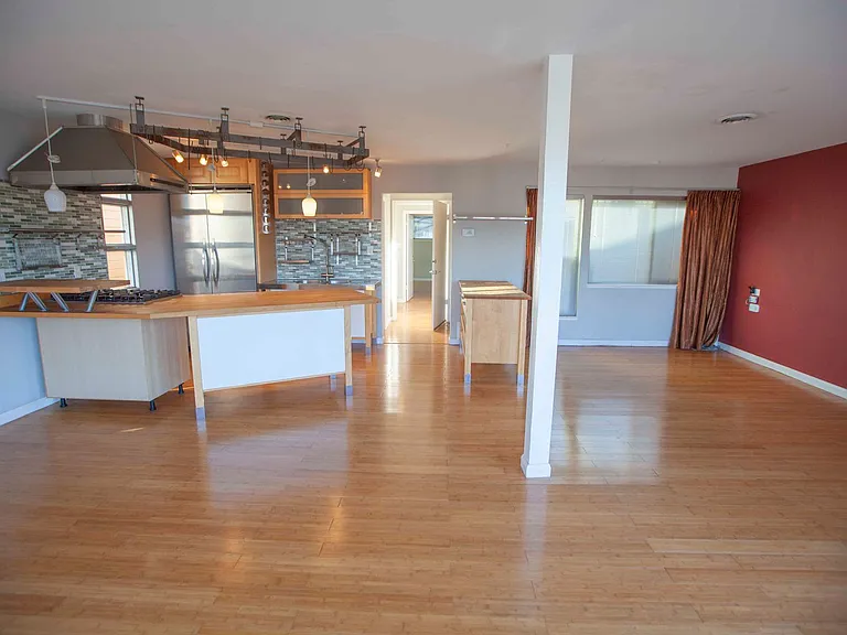 5315 Mission St — Photo 3