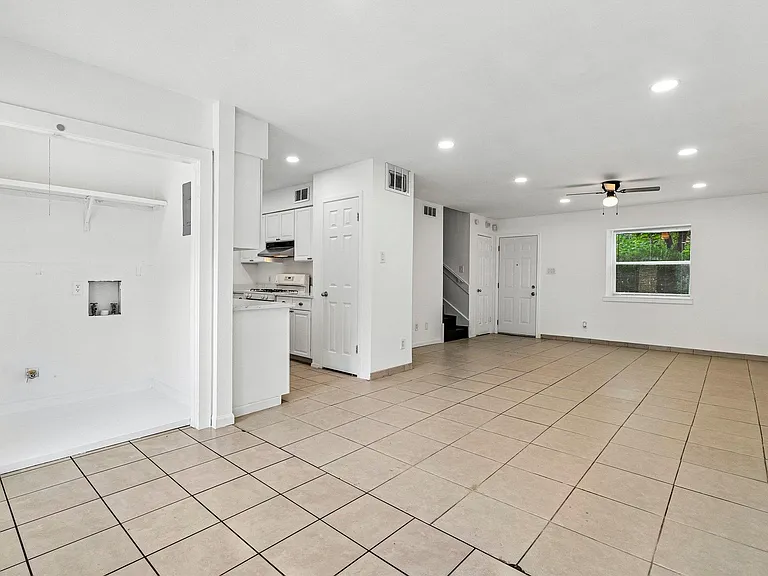 5809 Coventry Ln — Photo 10