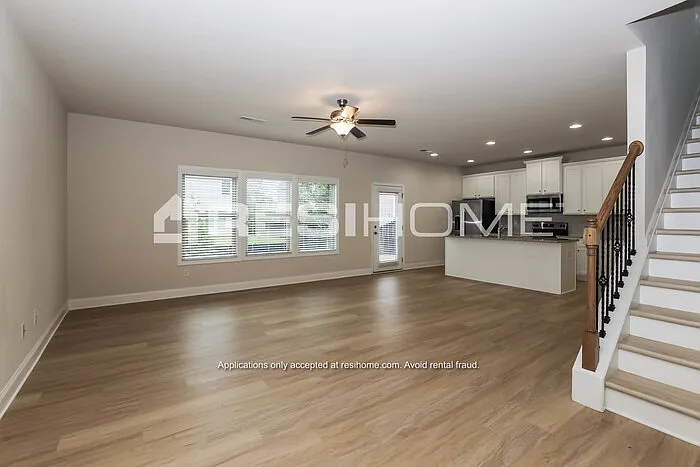 601 Verdant Crane Ct — Photo 5
