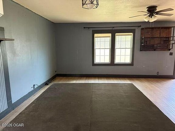 4th image of 1819 Olive St