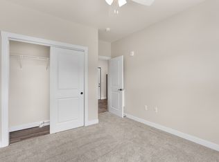 1164 Devils Glen Rd #207, Bettendorf, IA 52722