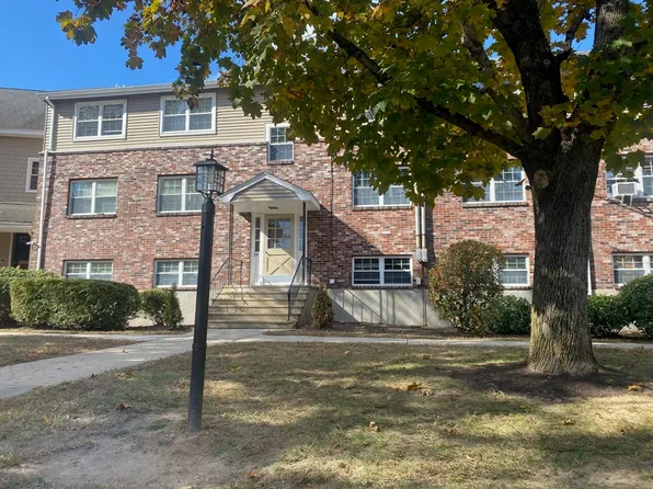 8-8A Mayberry Dr #2, Westborough, MA 01581