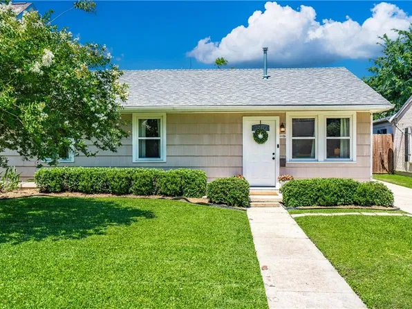 1102 Division St, Metairie, LA 70001