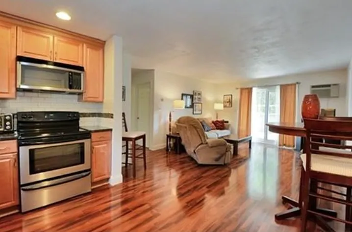 23 Jacqueline Rd #B — Photo 3