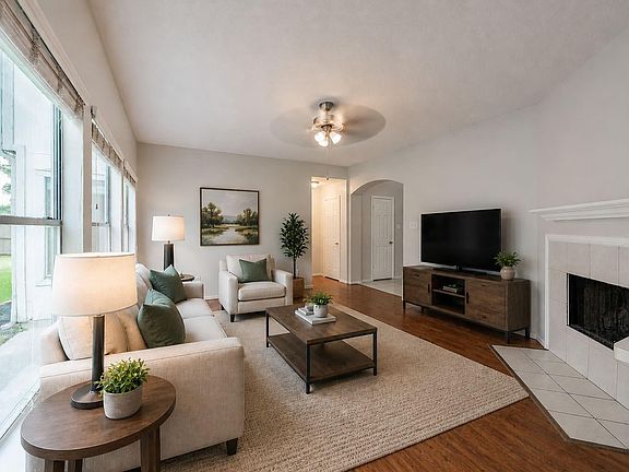 2nd image of 16019 Hilton Head Ln