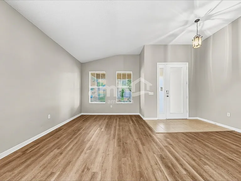 1128 Napolean Way — Photo 5