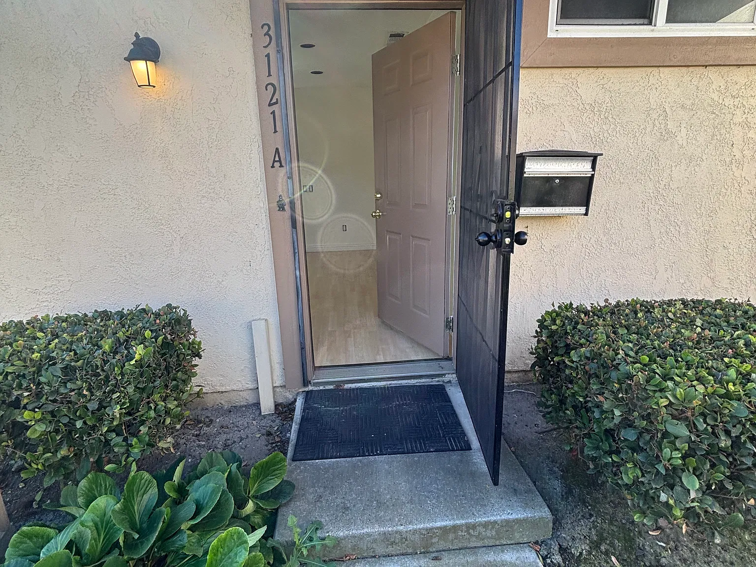 2 bed, 792 sqft, $2,500 — Photo 2