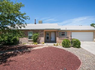 425 Feldspar Dr NE, Rio Rancho, NM 87124