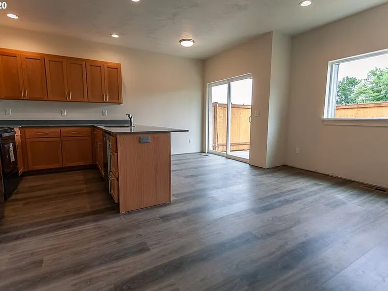 2614 Ross Ln — Photo 11