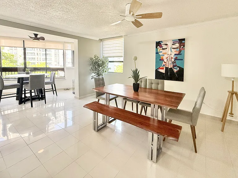 690 Teniente Cesar Luis Gonzalez Ave — Photo 9