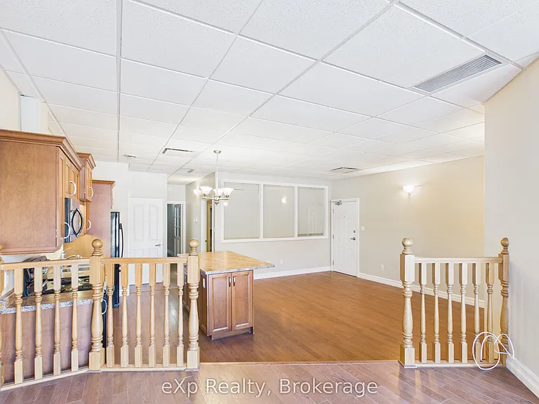 807 Queen St #2 — Photo 3