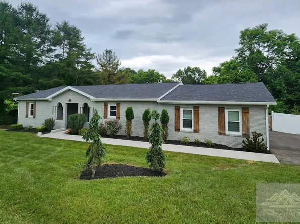 460 Crestview Dr, Princeton, WV 24739