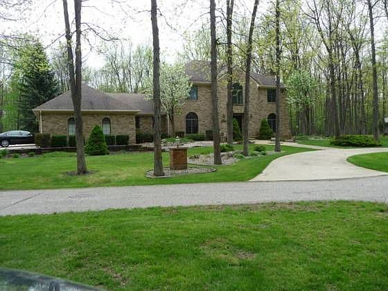1st image of 1940 Maplewood Ct