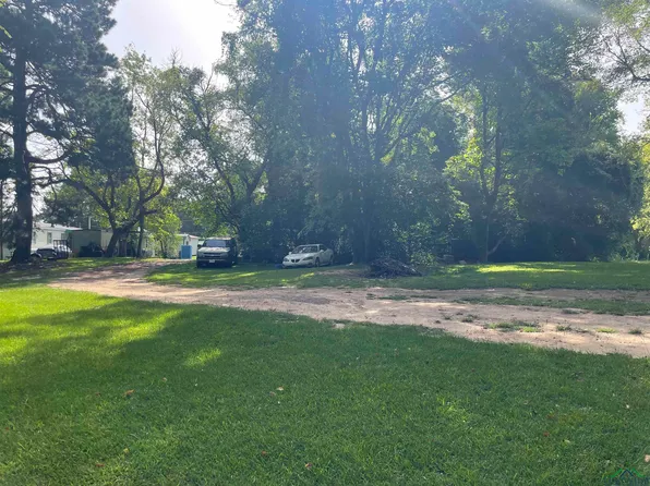 Ward St, Marshall, TX 75670