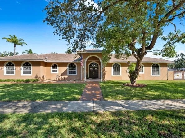 7901 SW 97th St, Miami, FL 33156