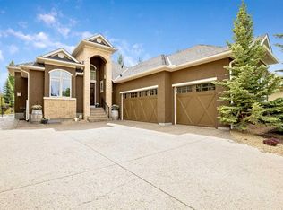 150 W Cimarron Dr, Okotoks, AB T1S2P3