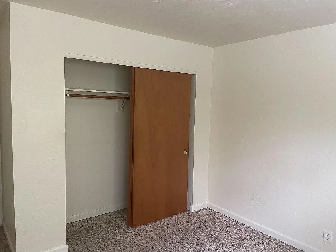 2 bed, 1.5 bath, $1,600 — Photo 2