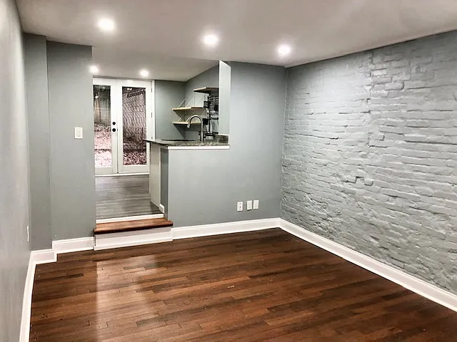 Building Photo - 534 Saint Mary St #1