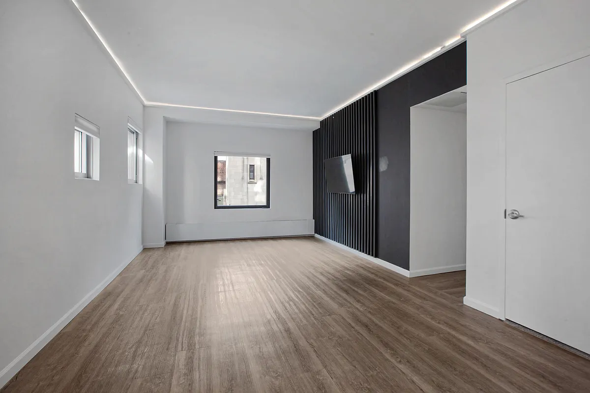 311 West 46th Street #2b, New York, NY, USA