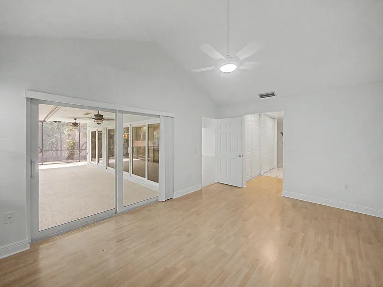303 Leeward Dr — Photo 15