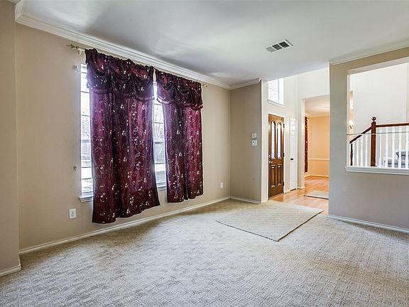 4th image of 3211 Stonehenge Dr