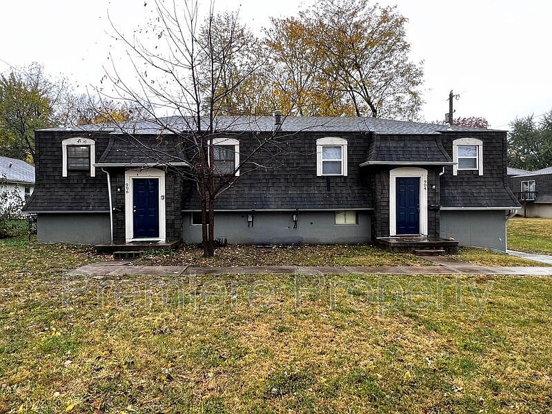 1st image of 904 S Savage St #906