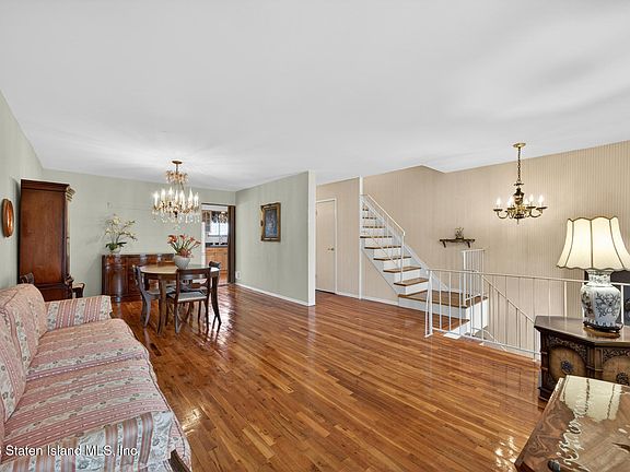 2nd image of 261 Hillbrook Dr