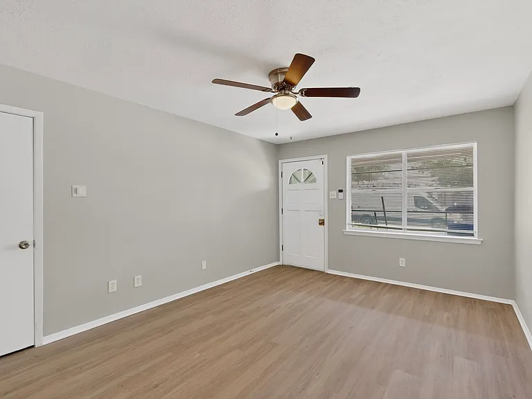6601 Avalon Dr — Photo 20