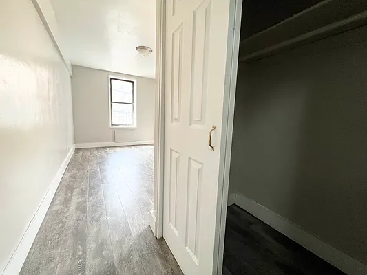 Rented by Premier One Realty LLC | media 29