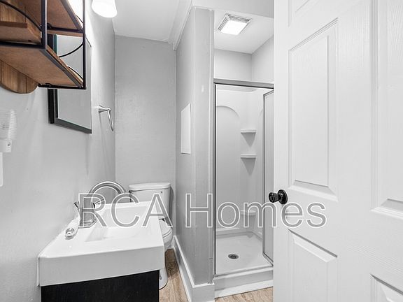 5th image of 412 N Bradley Ave Unit 2