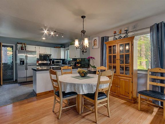 5th image of 12148 Sierra Dr