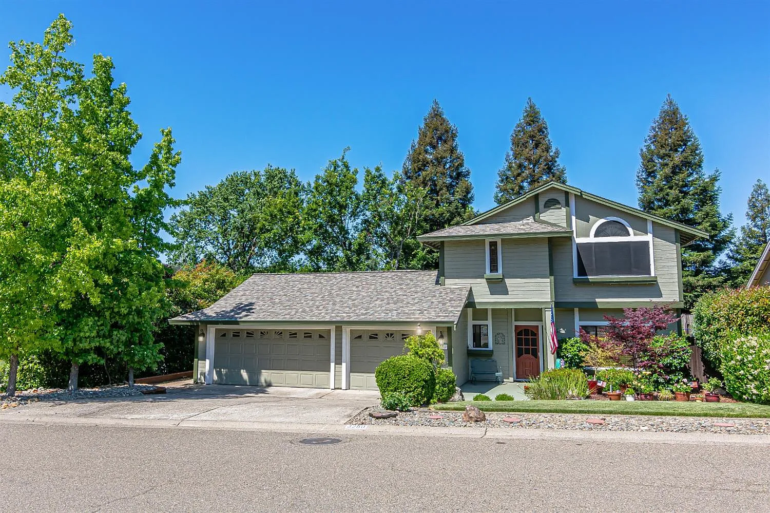 3250 Williston Way photo 1