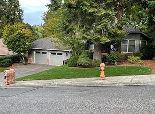 9038 SW Excalibur Pl, Portland, OR 97219