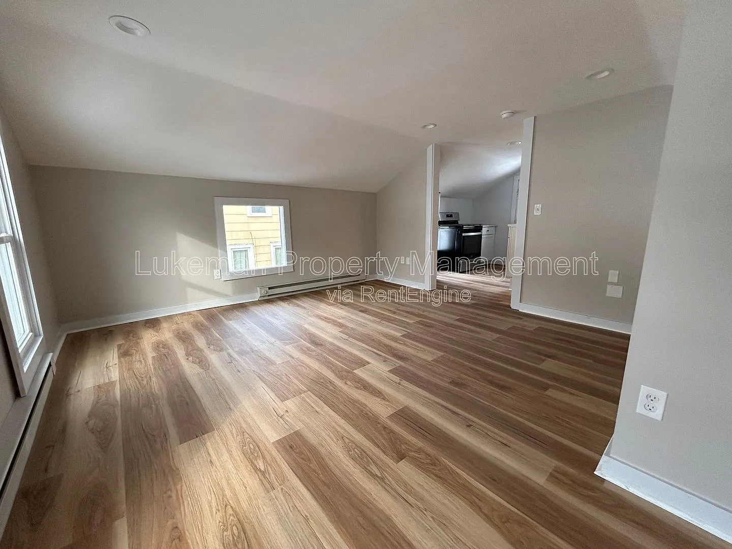 Studio, 1.0 bath, 600 sqft, $850 — Photo 2