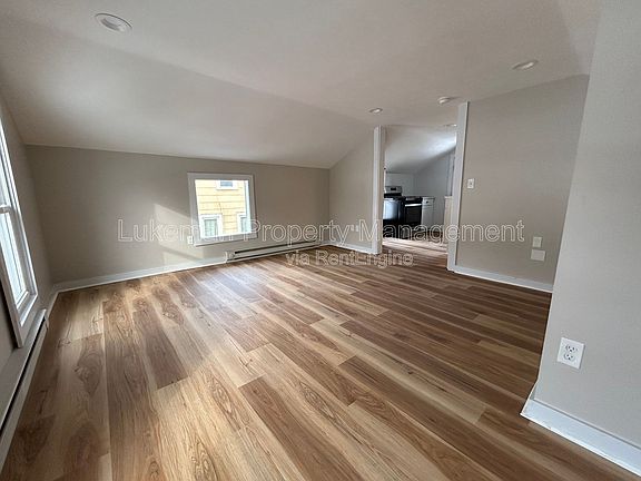2nd image of 810 Grant St #2