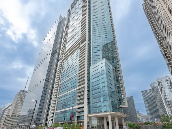 340 E Randolph St APT 4902, Chicago, IL 60601