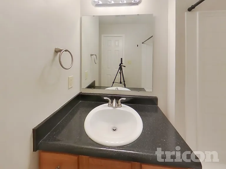 569 Stobus Dr — Photo 8