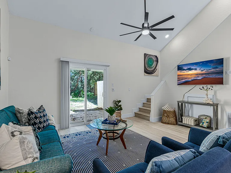 Windjammer Ln — Photo 6