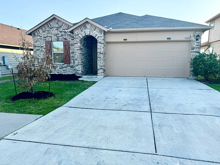 15209 Bullbrier Rd — Photo 1