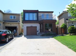 623 Hartfordshire Ln, Mississauga, ON L5B 2W9