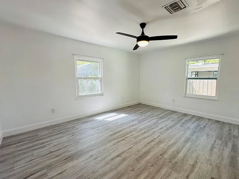 1225 Bermuda St — Photo 18