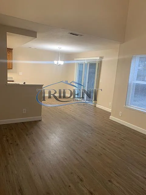 3 bed, 2.5 bath, $2,200 — Photo 3